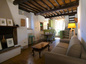Scappo in Umbria, L'affaccio Amelia